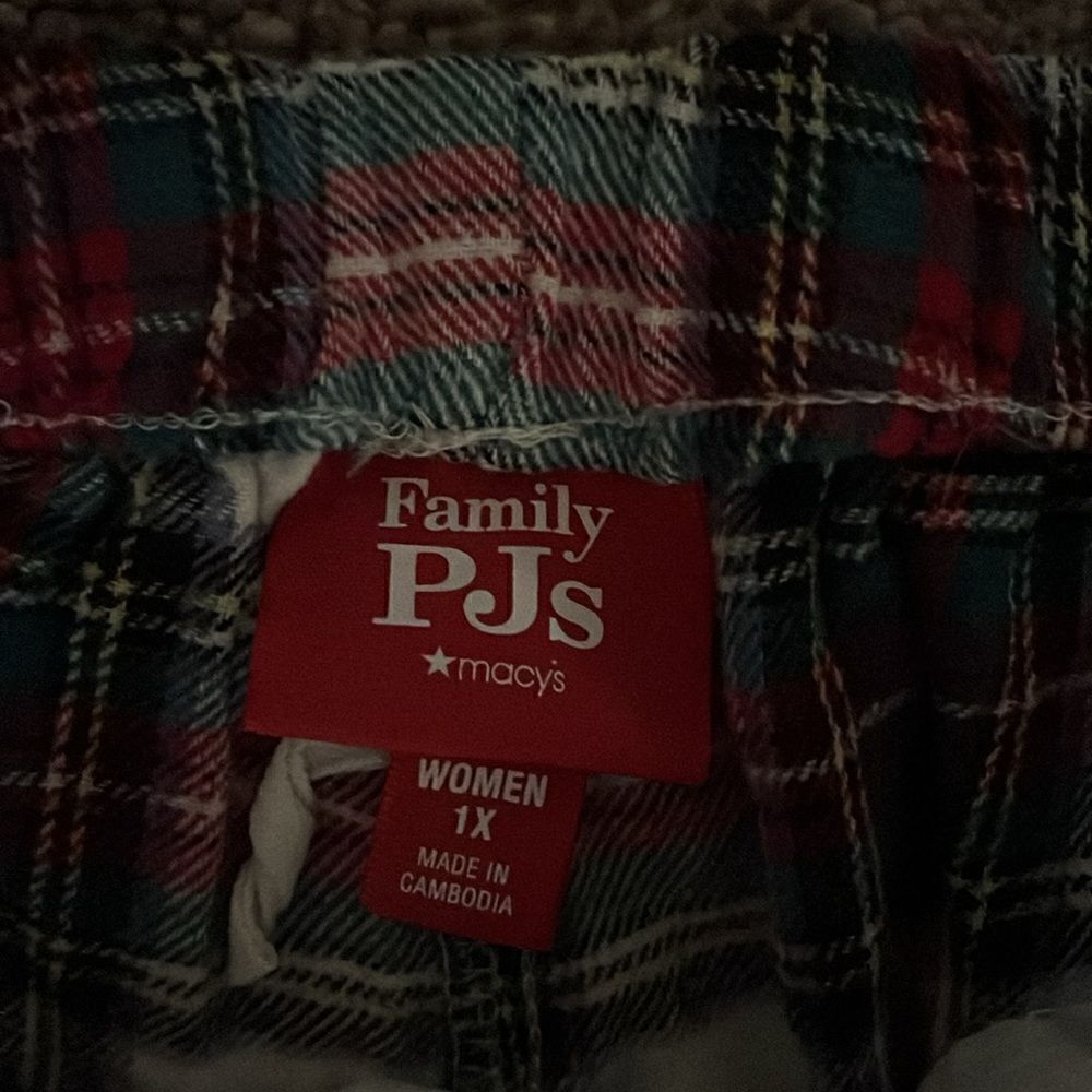 Macy’s Holiday PJ Set - Picture 6 of 6